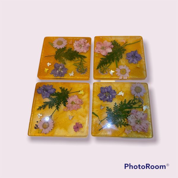 4 Resin Coasters with cast dried flowers