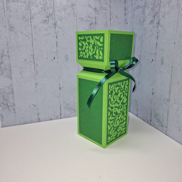 Green Half Cracker Design Gift Box - Image 2