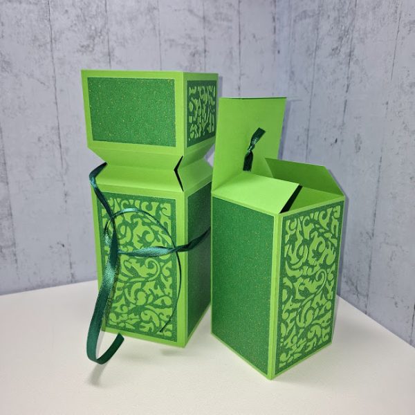 Green Half Cracker Design Gift Box - Image 4