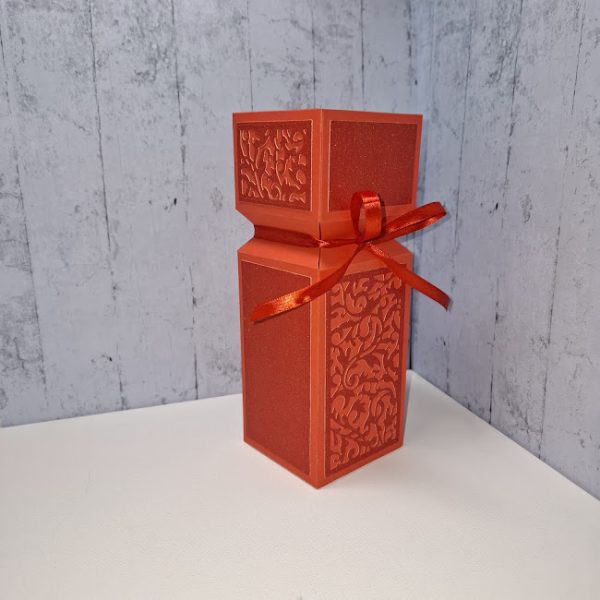 Red Half Cracker Design Gift Box - Image 2